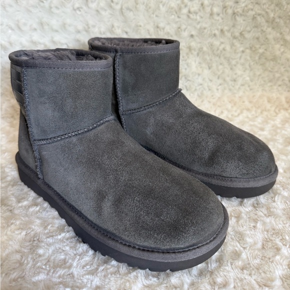 UGG Shoes - UGG CLASSIC SHORT BOOTS, GREY COLOR SIZE 8